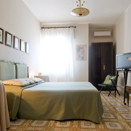 Mimi Rooms Cagliari Værelse billede